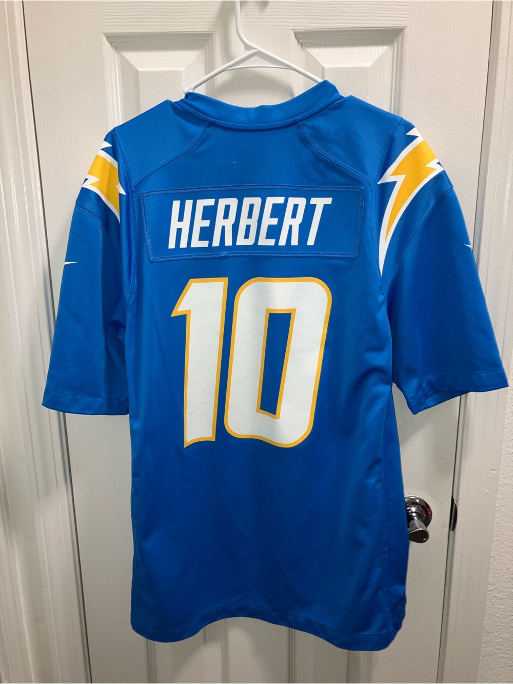 Los Angeles Chargers Justin Herbert Jersey Men’s Medium